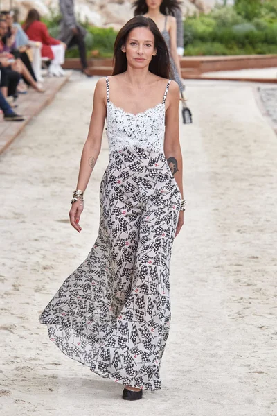 Look 24